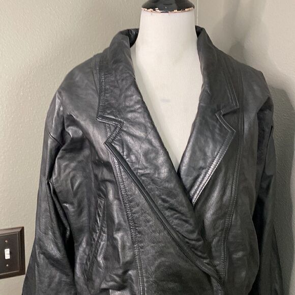 Vintage Black Genuine Leather Cropped Length Jacket Shoulder Pads - Picture 5 of 16